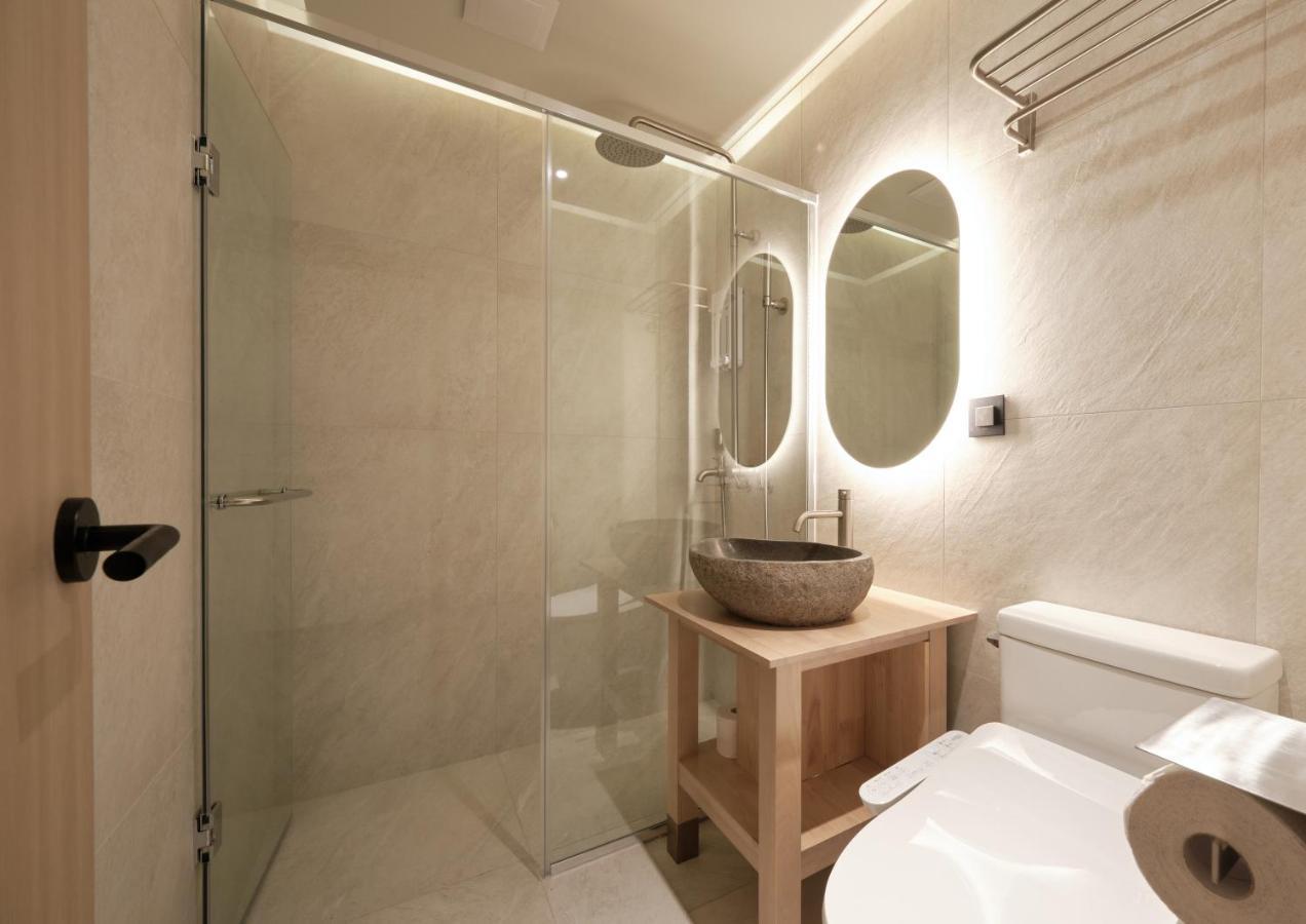Uh Suite Central Сеул Екстериор снимка